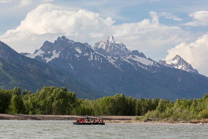 Vues 14 - Mile Snake River Scenic Float