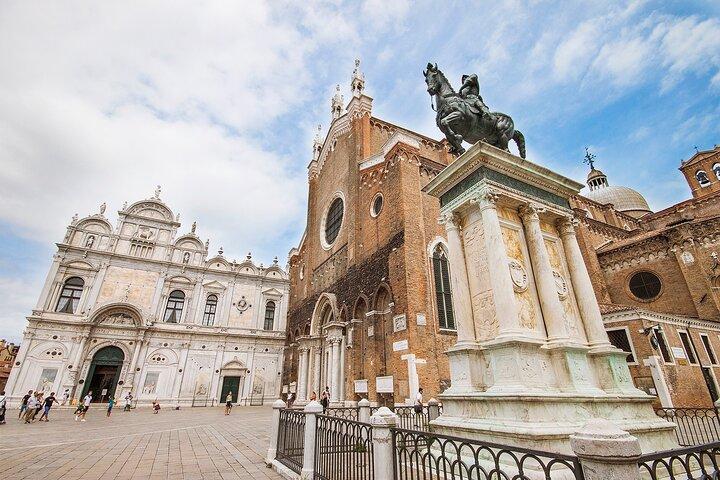 Visita guiada a pie a Venecia y paseo en góndola compartido