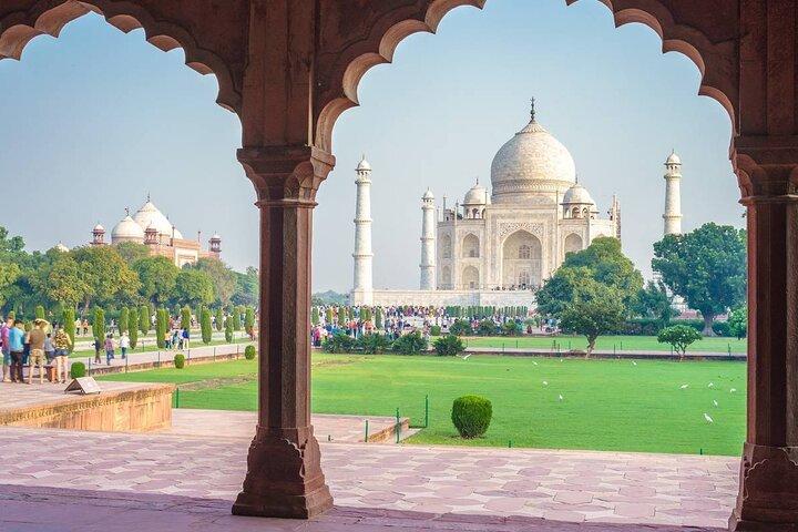 Transfer von Agra nach Flughafen Delhi