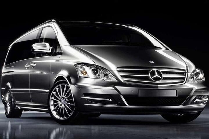 Istanbul Airport Private Transfer with Meet & Greet