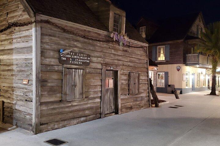 Rundgang auf den Friedhöfen von North Augustine