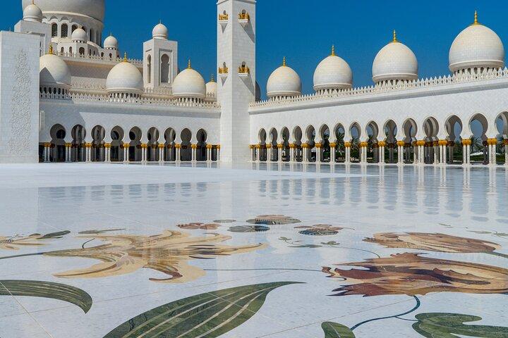 Visite culturelle guidée semi-privée d'Abou Dhabi avec déjeuner