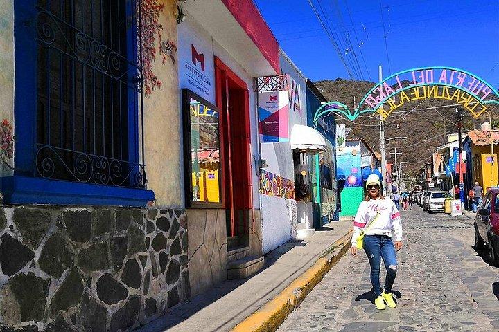 グアダラハラからのチャパラとアジジックへのプライベート全日旅行