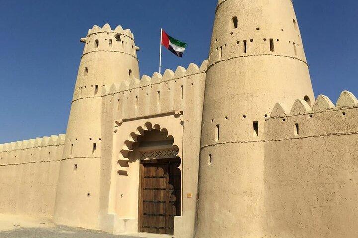 Tour cultural semiprivado de día completo en Al Ain desde Dubái con almuerzo