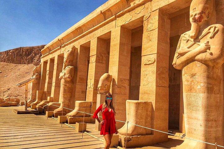 Luxor West Bank Private Tour with Egyptology Guide with lunch
