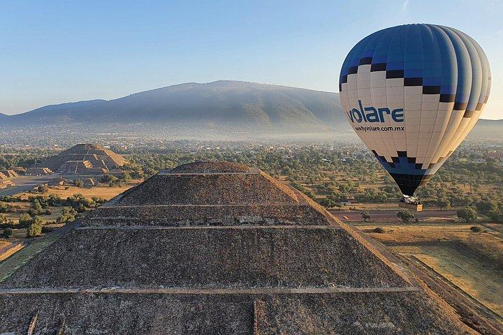 Vuelo en Globo en Teotihuacán desde Ciudad de México / Volare