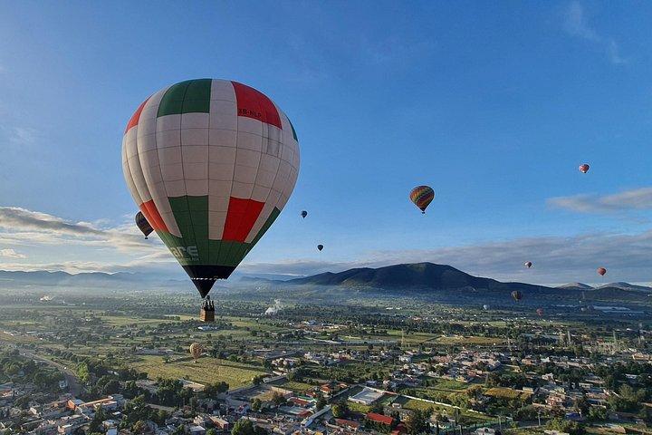 Vuelo en Globo en Teotihuacán desde Ciudad de México / Volare