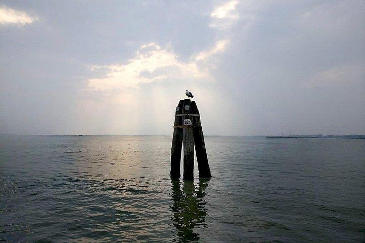 ベネチアンラグーンを抜けるブラーノカヤックエコツアー
