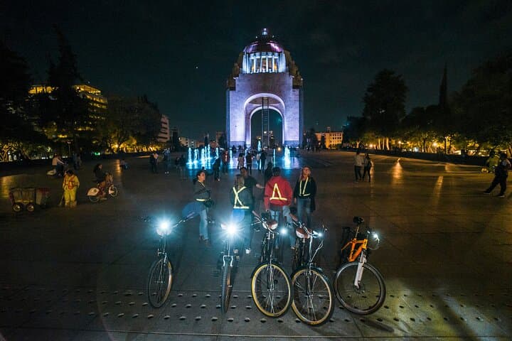 Night Street Food & Bike Tour / Small Groups /All Inclusive