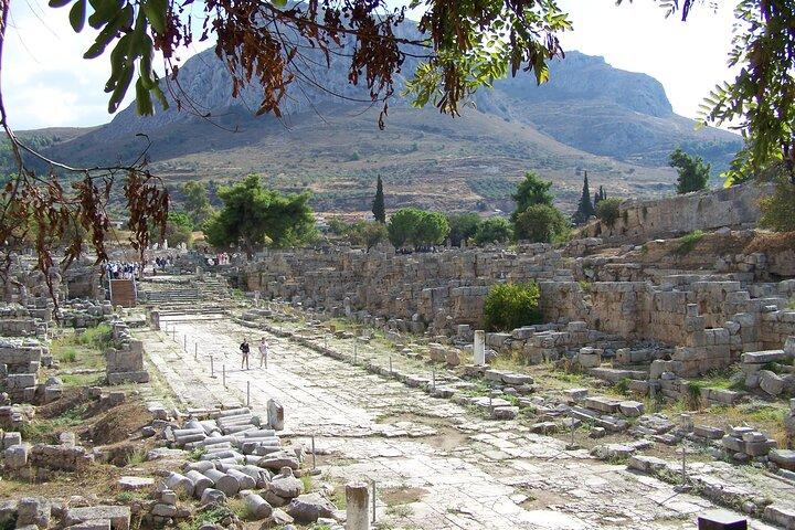 4-Day Private Peloponnese, Delphi and Meteora Tour from Athens