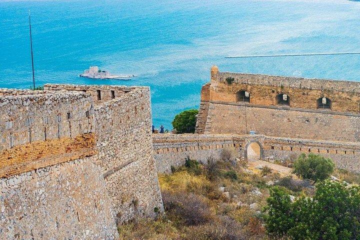 4-Day Private Peloponnese, Delphi and Meteora Tour from Athens