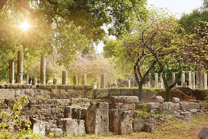 4-Day Private Peloponnese, Delphi and Meteora Tour from Athens