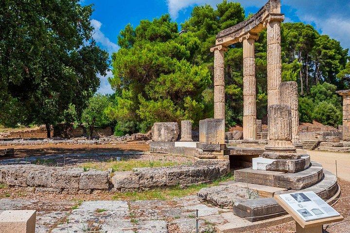 4-Day Private Peloponnese, Delphi and Meteora Tour from Athens