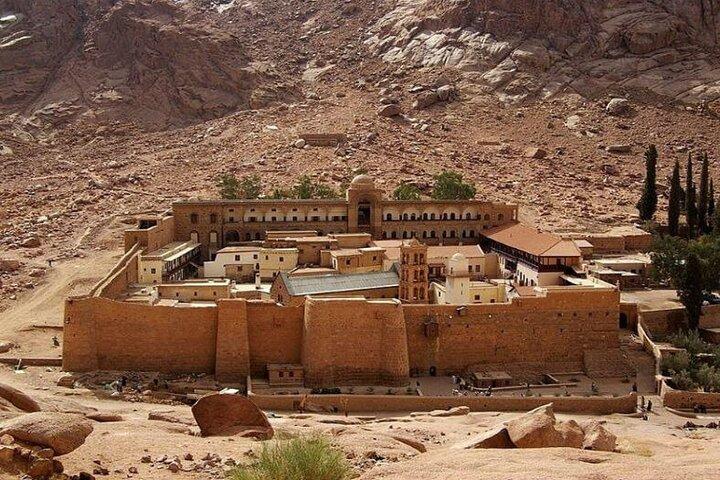 Nachtelijke zonsopgangtour naar de berg Sinaï vanuit Sharm El Sheikh