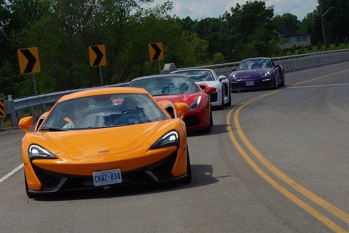 4〜5台のスーパーカーを運転する3時間のエキゾチックカーツアー