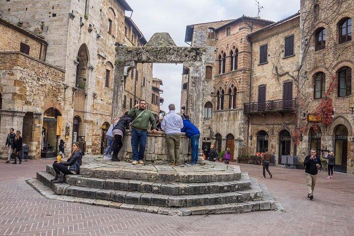 Excursion privée d'une journée à San Gimignano et Volterra au départ de Florence