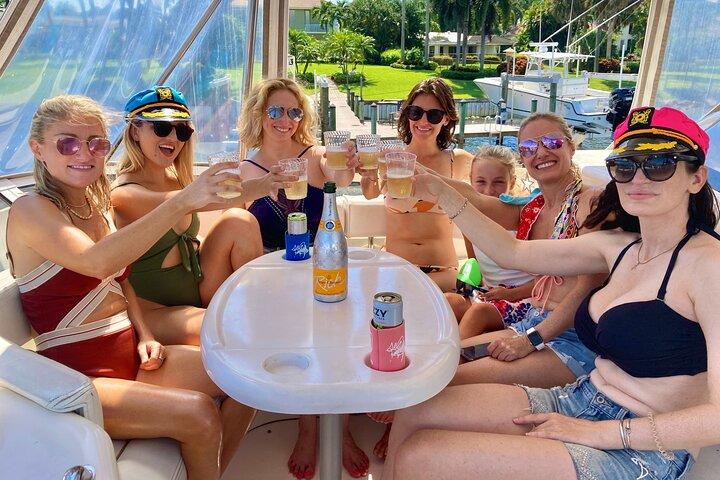 Yacht Charter Palm Beach Capitão e Stewardess Privado