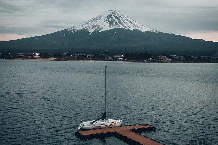 専用車で行く富士山と河口湖の日帰り旅行