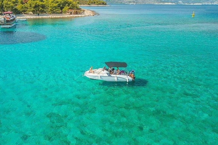 スプリットの町から：ブルーラグーン＆島の隠れた宝石ショルタ