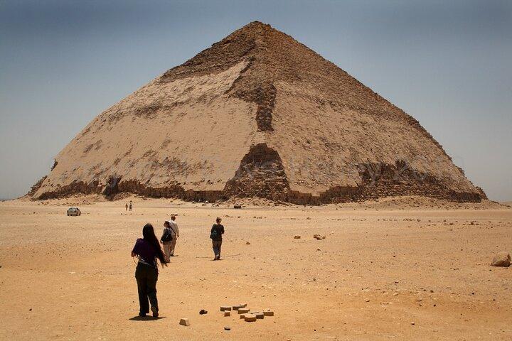 Excursão privada às pirâmides, Sakkara e Dahshur saindo do Cairo