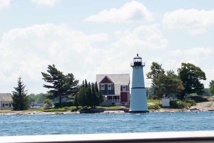 St Lawrence River - グラスボトムボートツアーのロックアイランド灯台