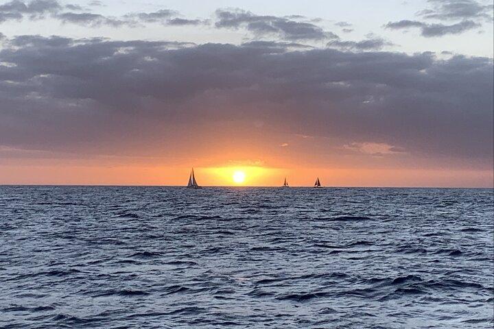Private Sunset Boat Cruise in Waikiki Honolulu