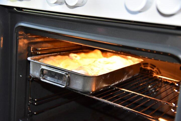 ザルツブルクで昼食付きオーストリアりんごシュトゥルーデル料理教室
