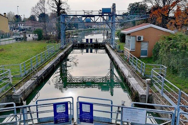 バイク&パラディアンヴィラ: ベネチアからブレンタ川沿いの絶景ライド