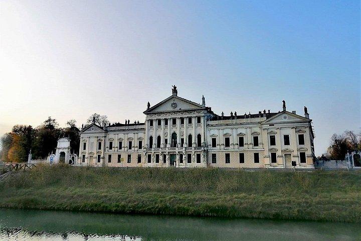 バイク&パラディアンヴィラ: ベネチアからブレンタ川沿いの絶景ライド