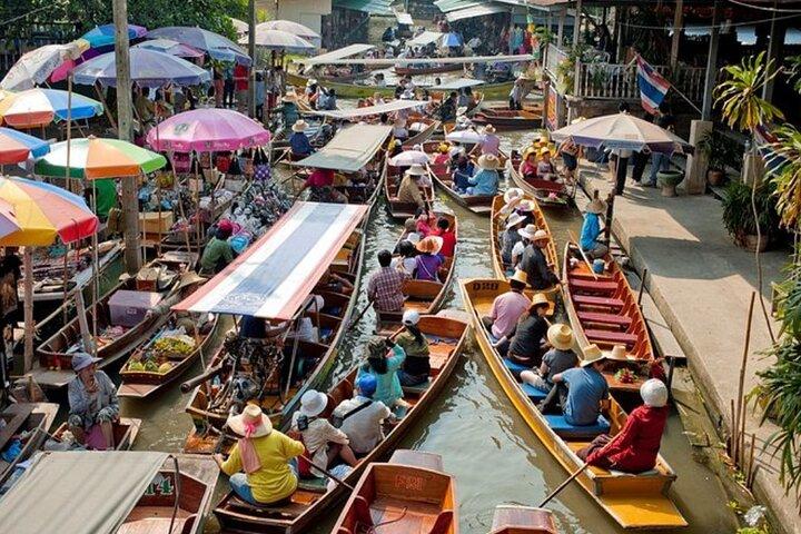 Mercato galleggiante di Amphawa e tour del mercato ferroviario di Maeklong