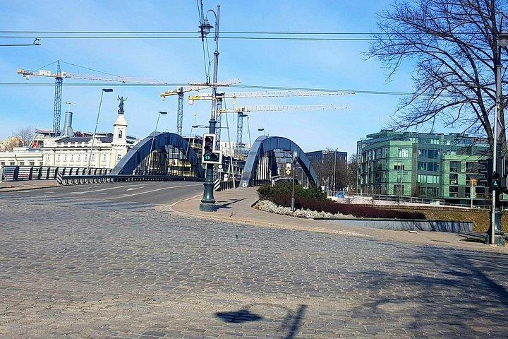 ヴィリニュスのハイライトを巡るプライベート シティ バイク ツアー