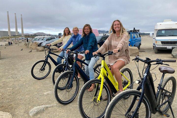 Excursão guiada de bicicleta elétrica pela Baía do Morro