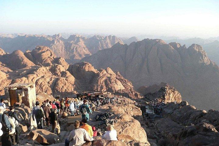 シャルムエルシェイクからのセントキャサリンとダハブの日帰り旅行