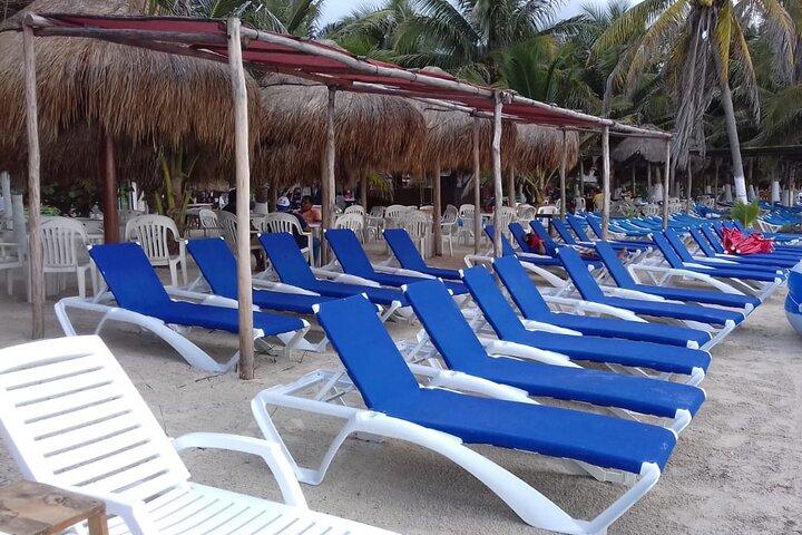 All-inclusive beach day in LOS ARRECIFES REST. /open bar - massage and lunch..