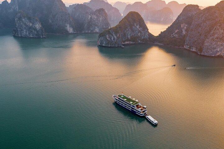 Lan Ha Bay Luxury Cruise 2D / 1N: Kajaksejlads og svømning på de uberørte steder