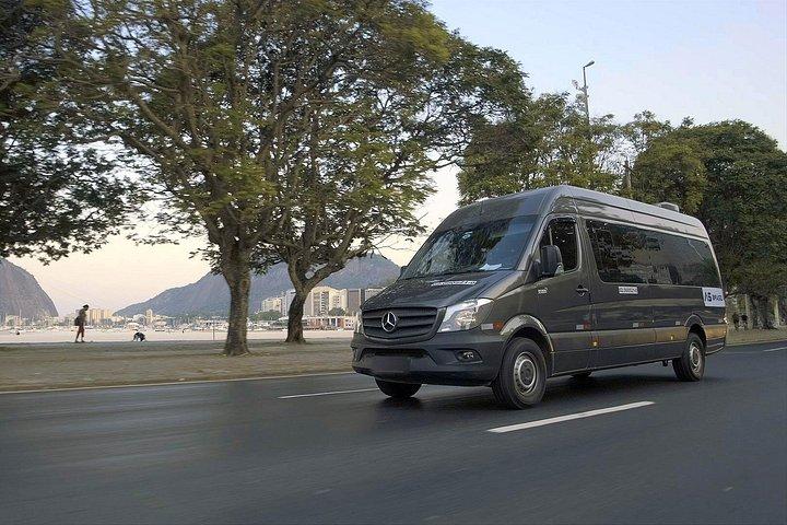 Executive Van - Transfer to Airports | Round Trip