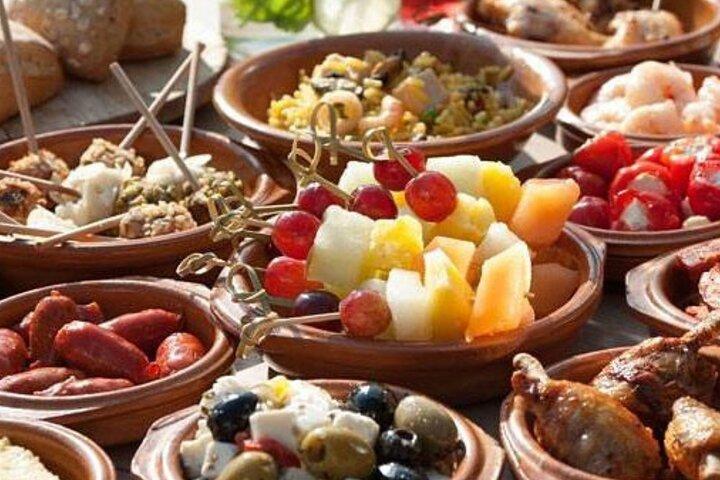 Recorrido a pie sobre tapas y misterios de Madrid con opción privada y recorrido por los pubs de Madrid