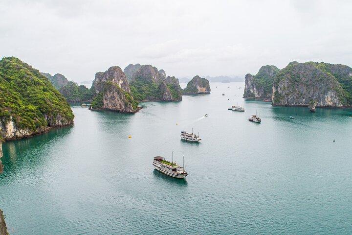 Dagtocht naar Halong Bay vanuit Hanoi