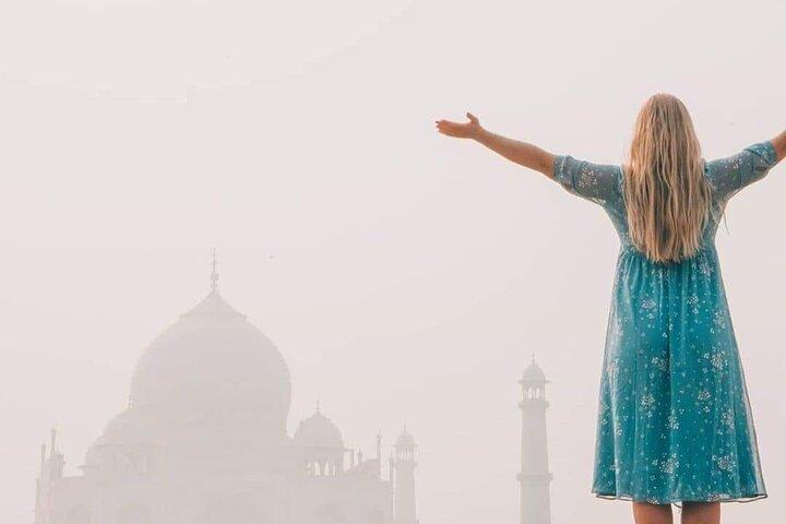 Private Agra local sightseeing with guide by Car