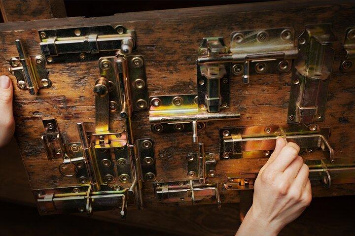 Juego de escape de la escuela mágica de Prague Wizard Experience