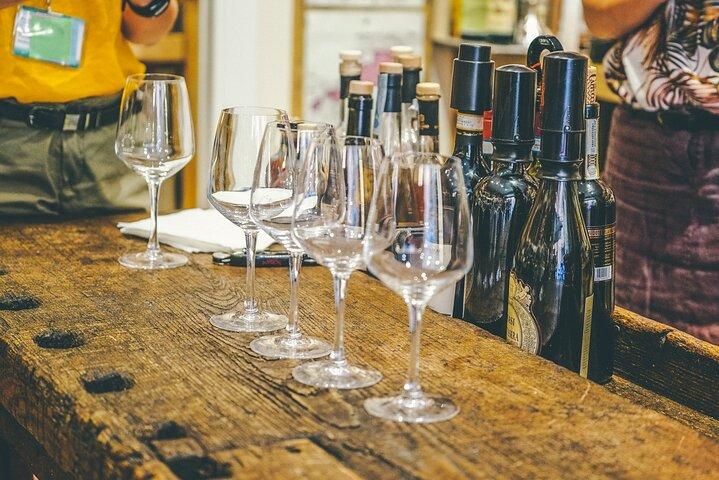 Excursão privada aos vinhos Langhe e Barolo saindo de Milão