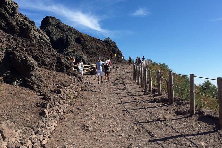 Private Pompeii, Herculaneum & Vesuvius Adventure: Wine & Lunch