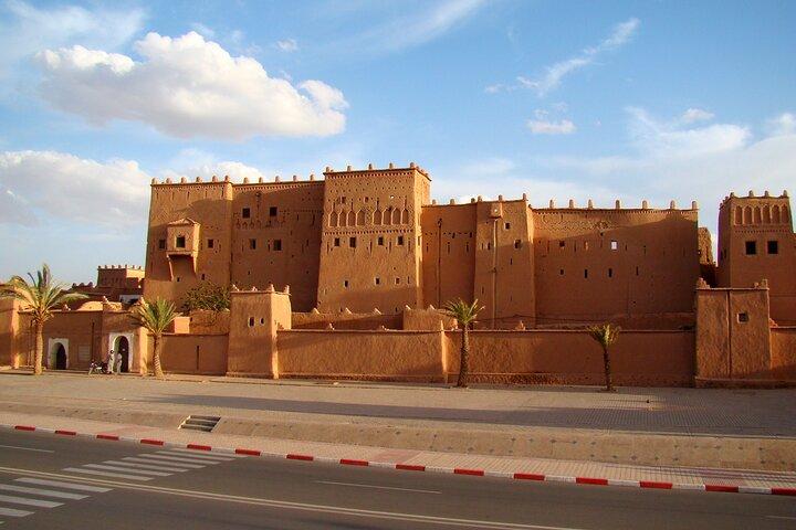 Tour de 4 días y 3 noches por el desierto desde Marrakech a Merzouga