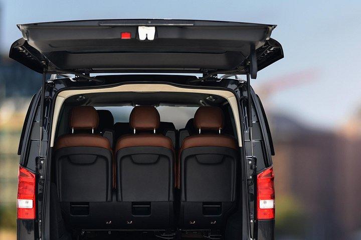 Privat transfer: Central Marrakech til Casablanca Lufthavn