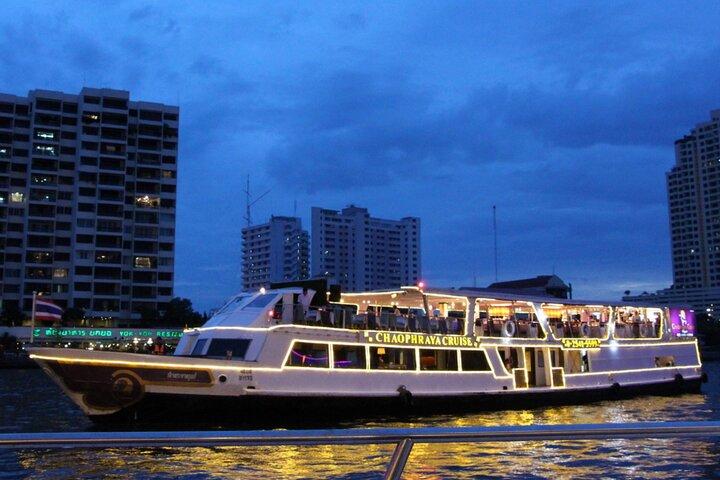 Chao Phraya Dinner Cruise : Buffet, intrattenimento e luoghi d'interesse