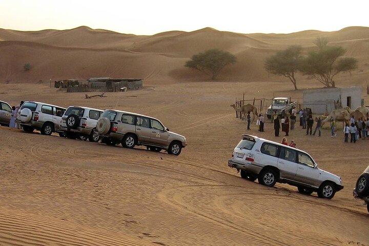 Safari 4x4 dans le désert, balade en VTT gratuite, balade à dos de chameau, dîner barbecue et spectacles en direct