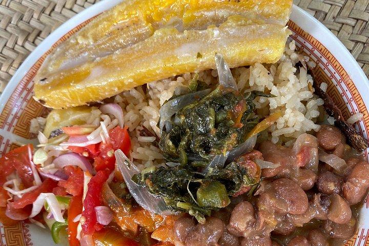 Spice tour and cooking class (local food)