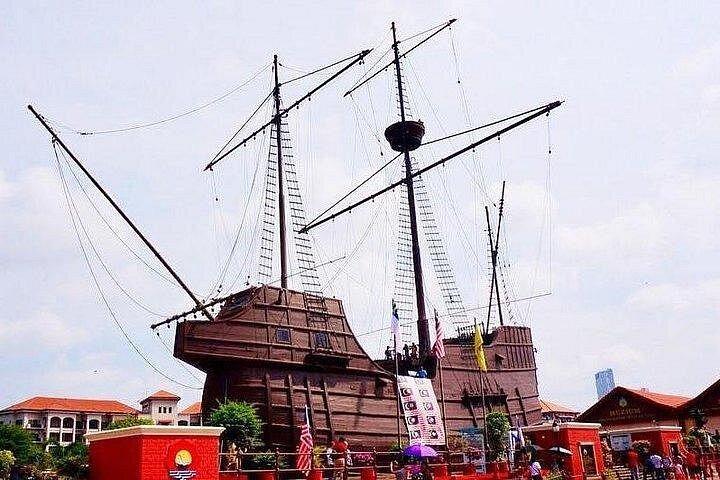 LUXURYプライベート日帰りツアー：ライセンスガイドによるシンガポール発クアラルンプール＆マラッカ