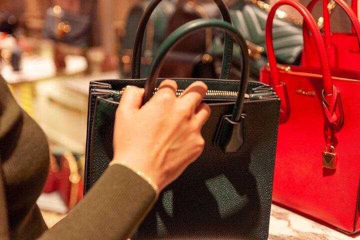 地元のスタイリストと一緒にトロントでファッション ショッピング ツアー