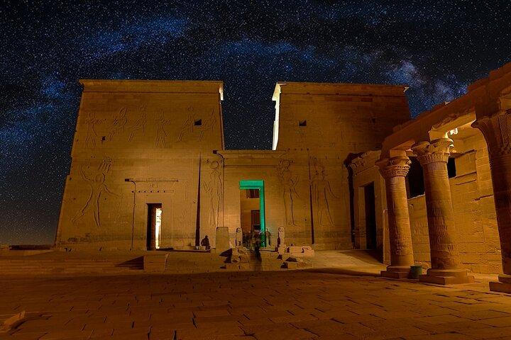 Spectacle son et lumière au temple de Philae